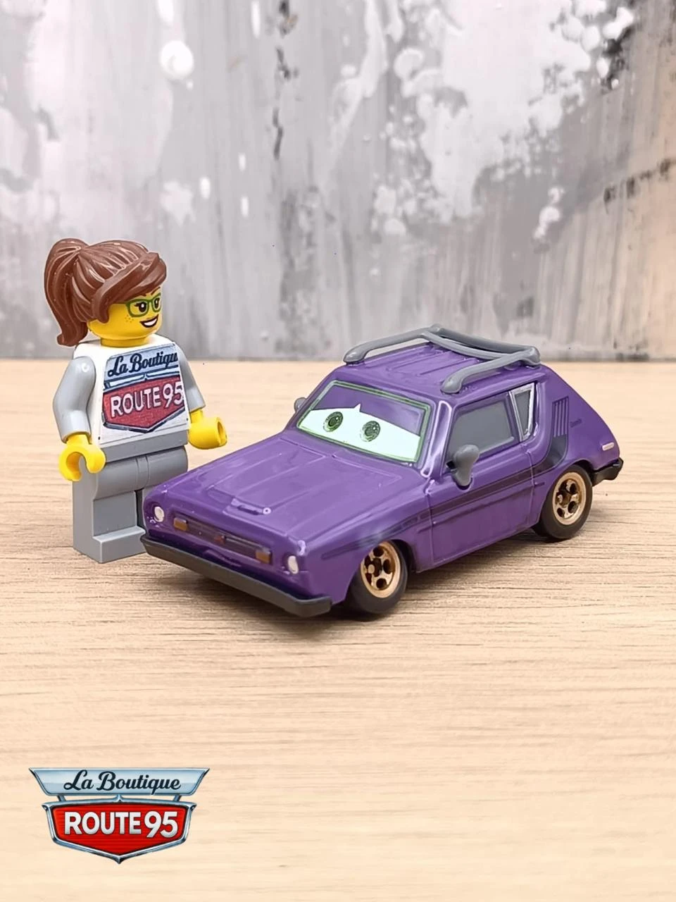 Carro Cars Flash McQueen - Brinquedo novo (CGS02)
